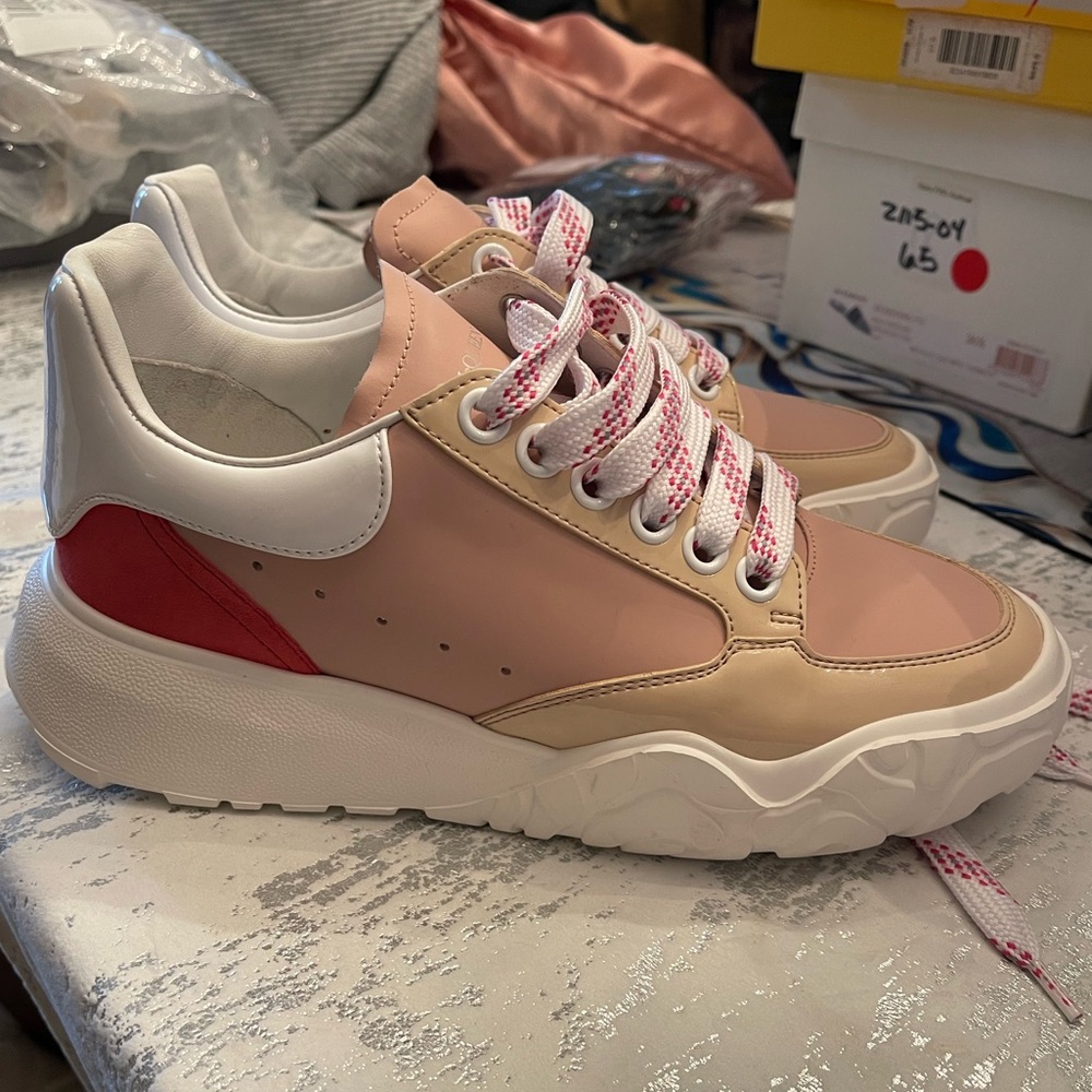 Alexander McQueen new court sneaker size 37